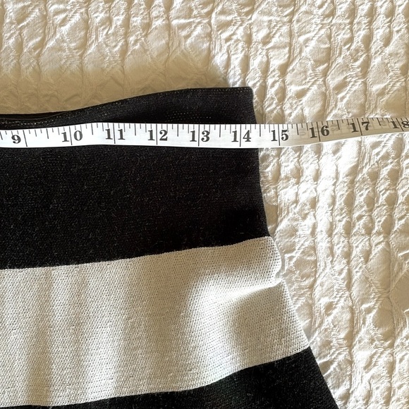 RVN Skirt Jacquard Knit Black White Stripe Women’s Sz: L - Picture 6 of 13